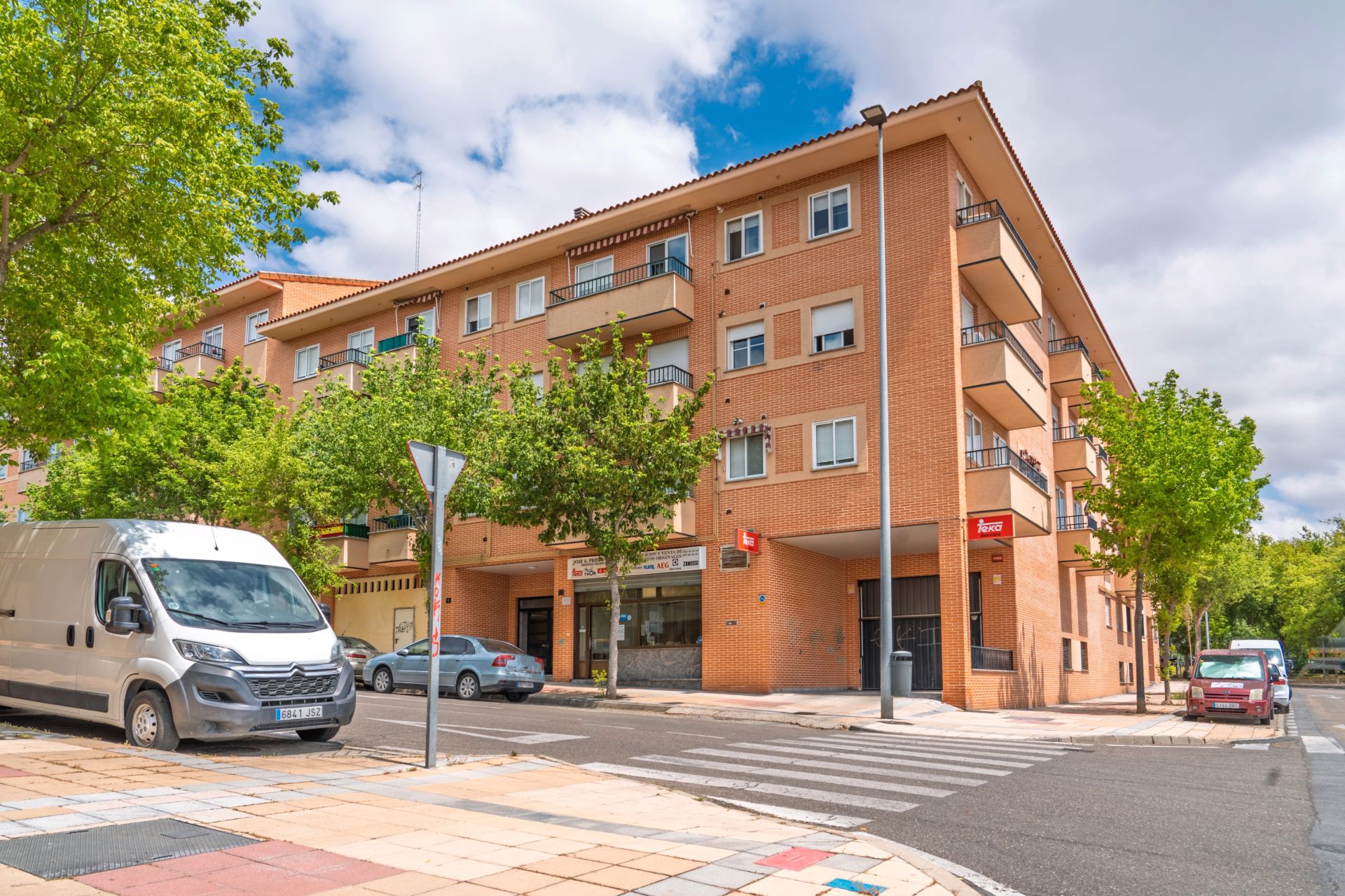 Exterior view of Garage for sale in Salamanca Capital