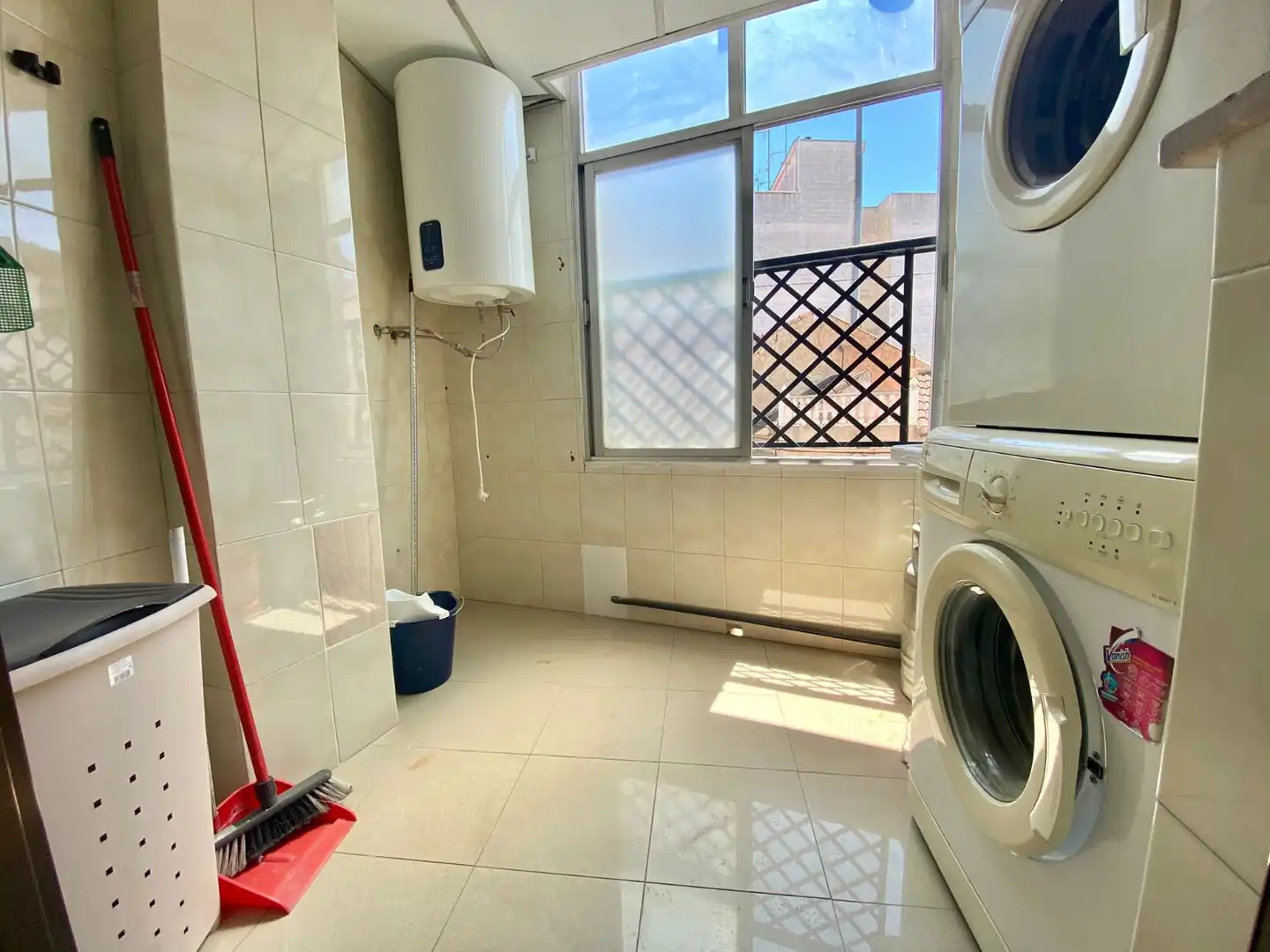 Bathroom of Flat for rent in Almoradí  with Heating, Terrace and Furnished