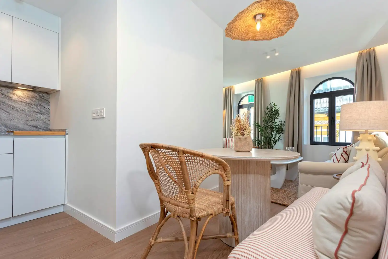 Dining room of Flat for rent in Sevilla  with Air Conditioner, Heating and Washing machine