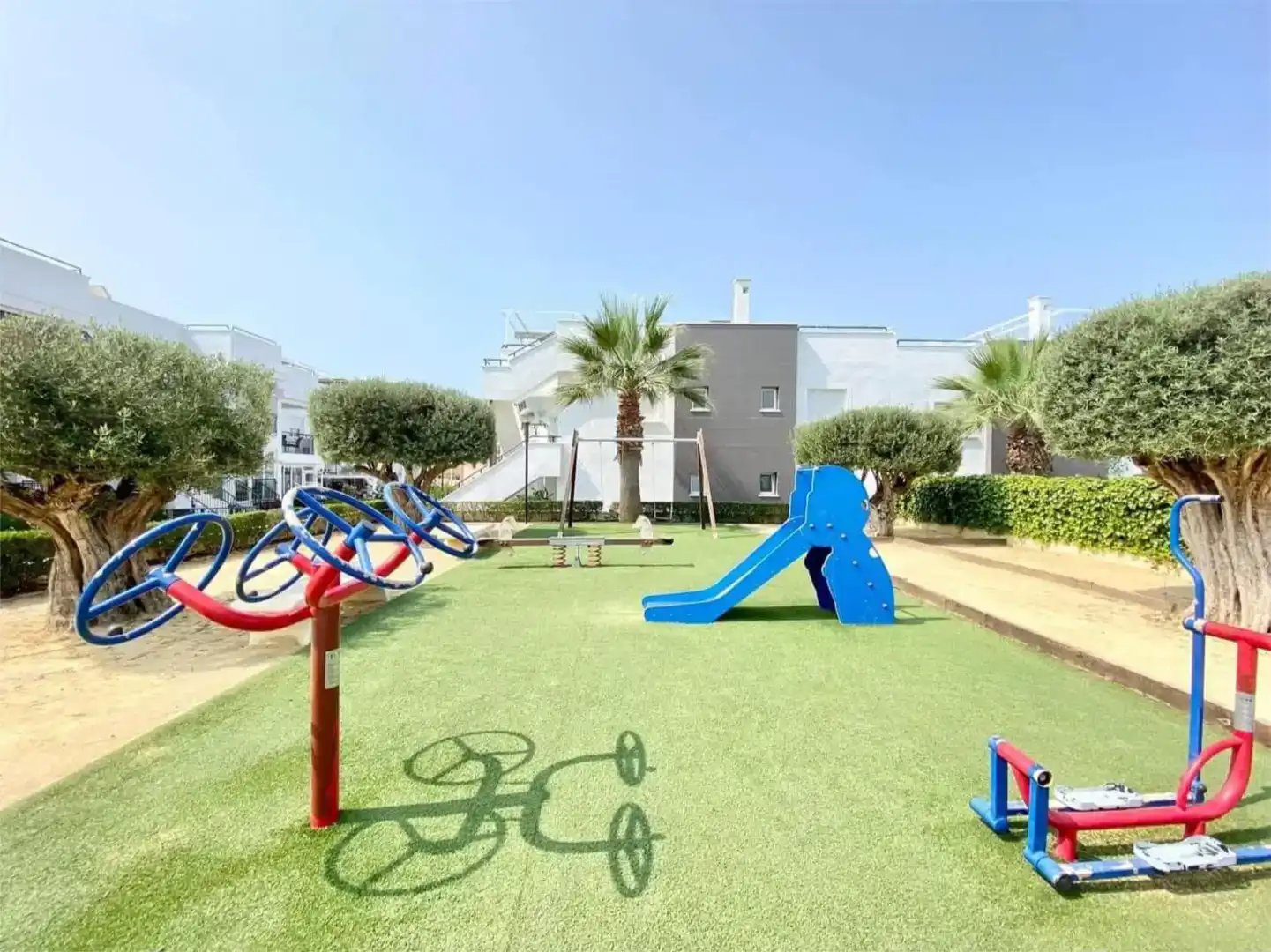 Parkplatz von Wohnung zum Verkauf in Torrevieja mit Klimaanlage und Schwimmbad