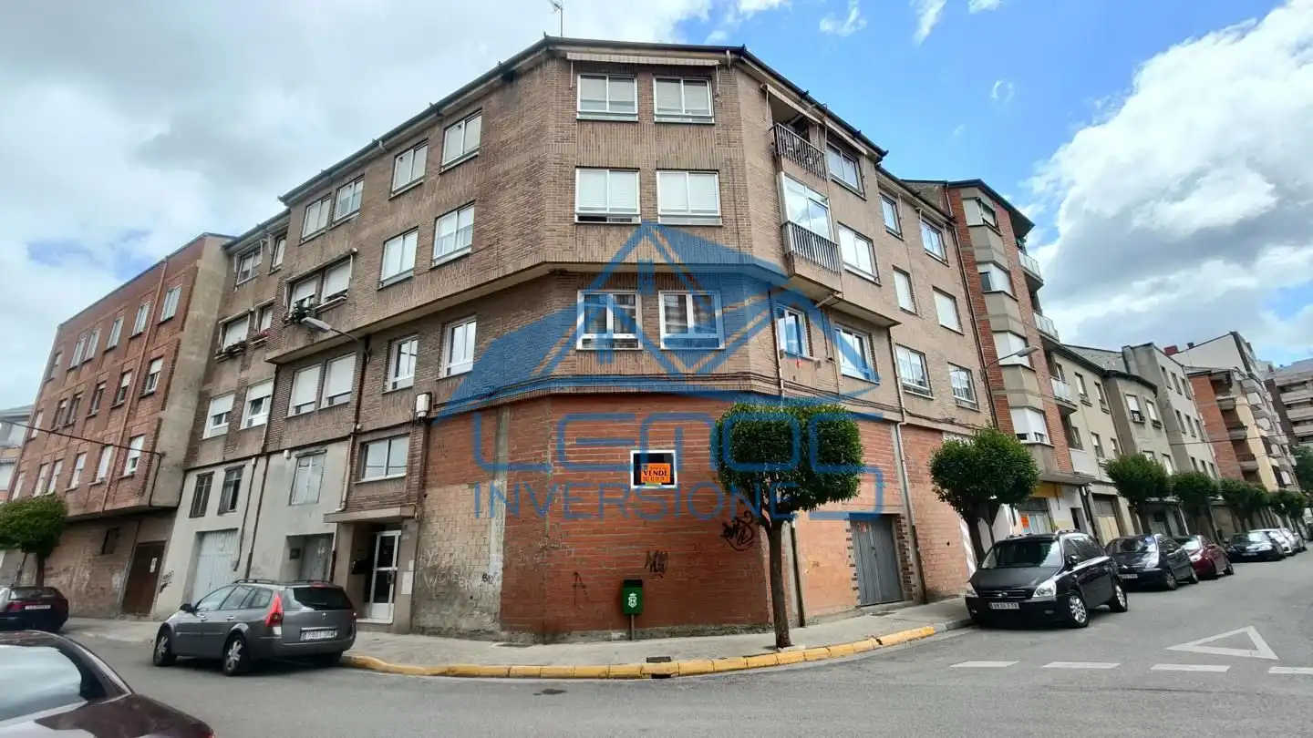 Vista exterior de Piso en venta en Ponferrada