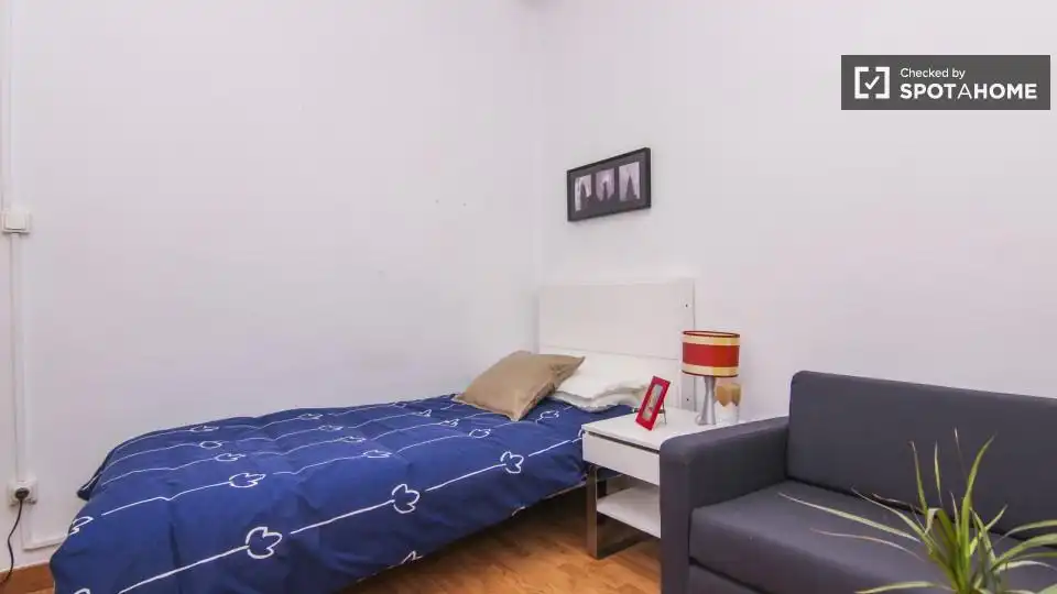 Habitación de Piso de alquiler en Valencia con Aire acondicionado, Calefacción y Amueblado