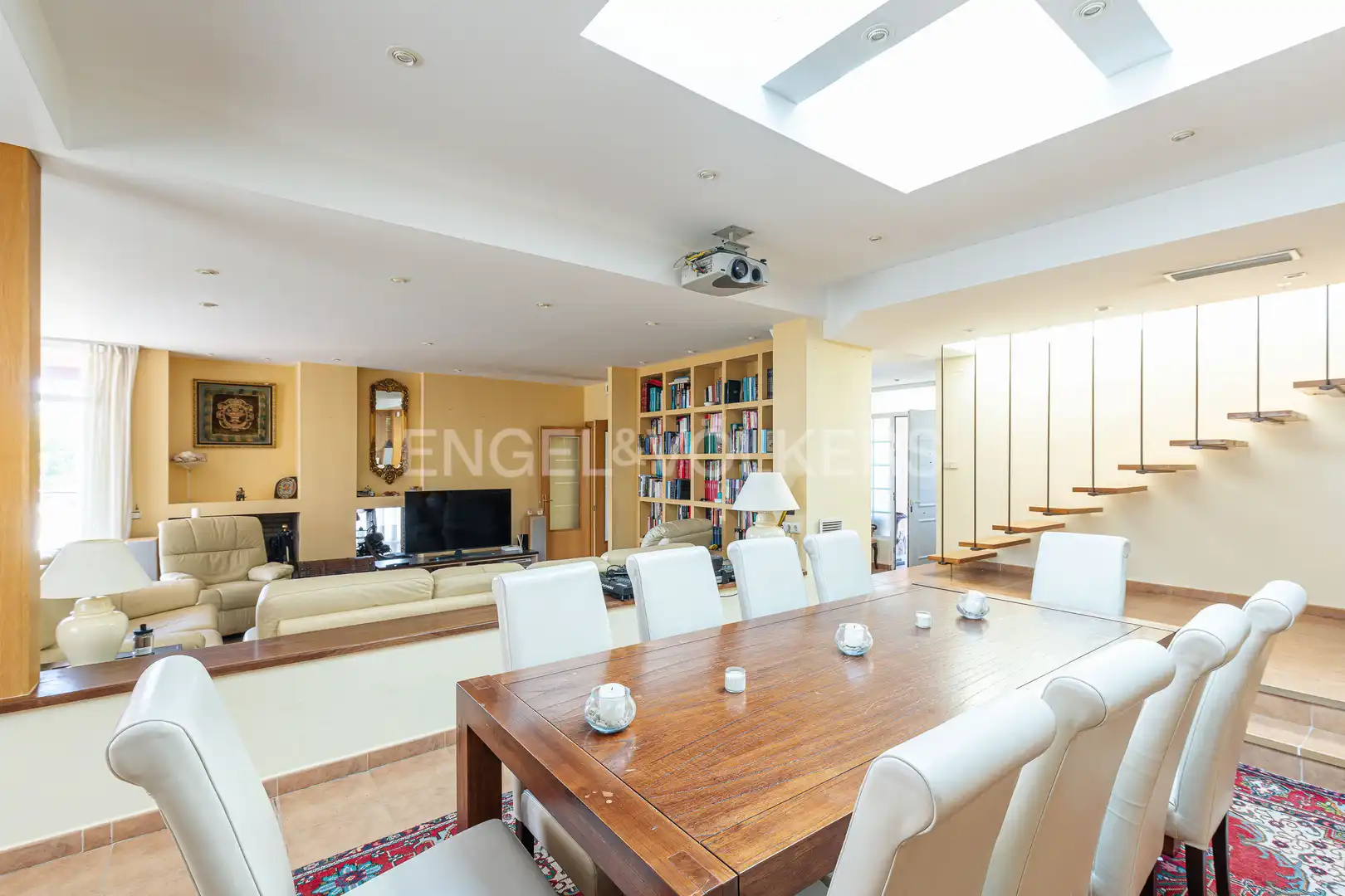 Sala d'estar de Casa o xalet en venda en Collado Villalba amb Aire condicionat, Calefacció i Jardí privat