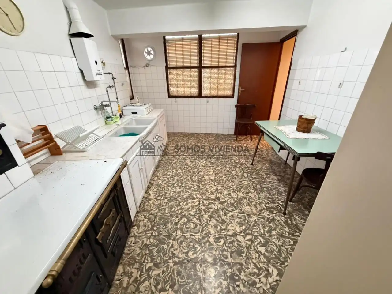 Kitchen of Houses for sale in Ourense Capital   with Terrace and Balcony