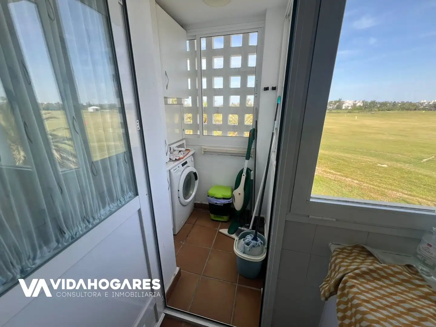 Terraza de Piso de alquiler en Rota con Piscina y Amueblado