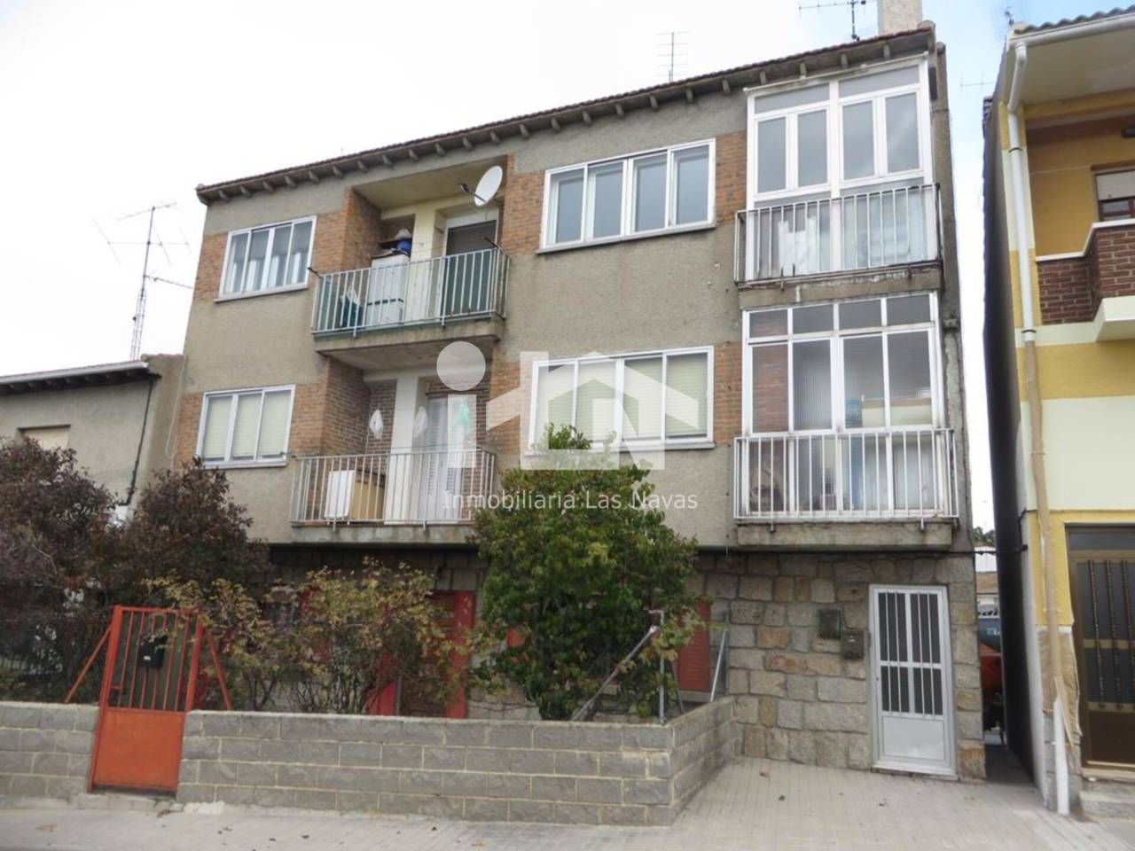 Exterior view of Flat for sale in Navalperal de Pinares  with Heating and Terrace