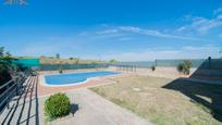 Schwimmbecken von Haus oder Chalet zum verkauf in Casarrubios del Monte mit Terrasse und Schwimmbad