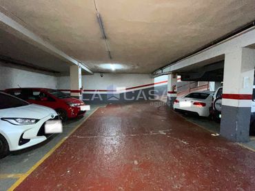 Aparcament en venda a Salut - Lloreda