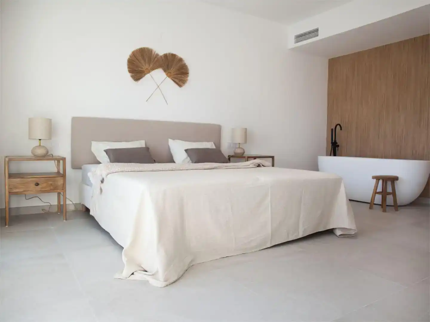 Dormitori de Casa adosada en venda en Marbella amb Aire condicionat, Piscina i Balcó