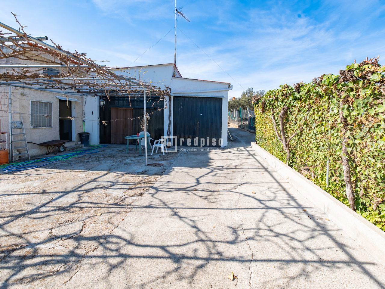 Exterior view of House or chalet for sale in Villa del Prado  with Storage room, Swimming Pool and Furnished