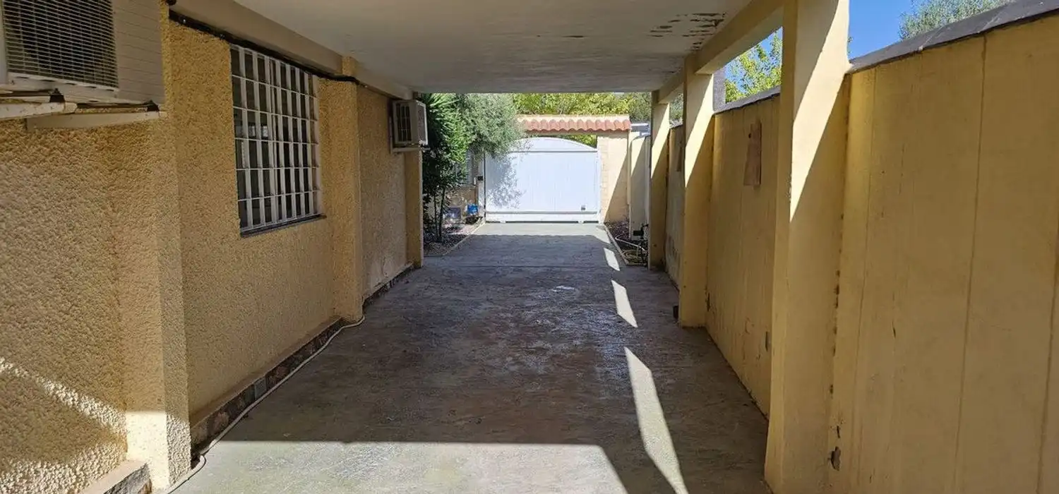 Casa o xalet en venda en Orihuela amb Aire condicionat, Jardí privat i Terrassa