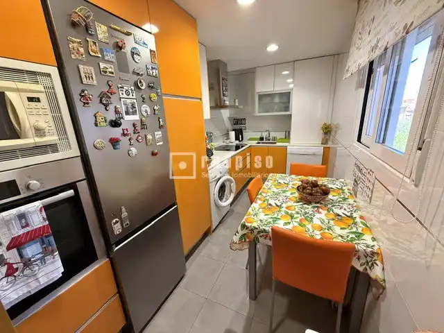 Cocina de Piso en venta en Madrid con Aire acondicionado, Calefacción y Jardín privado