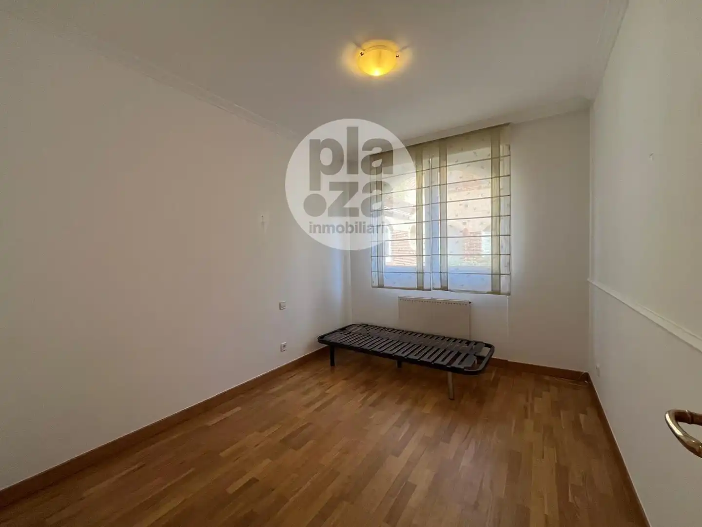 Bedroom of Flat for rent in Burgos  with Heating, Private garden and Terrace