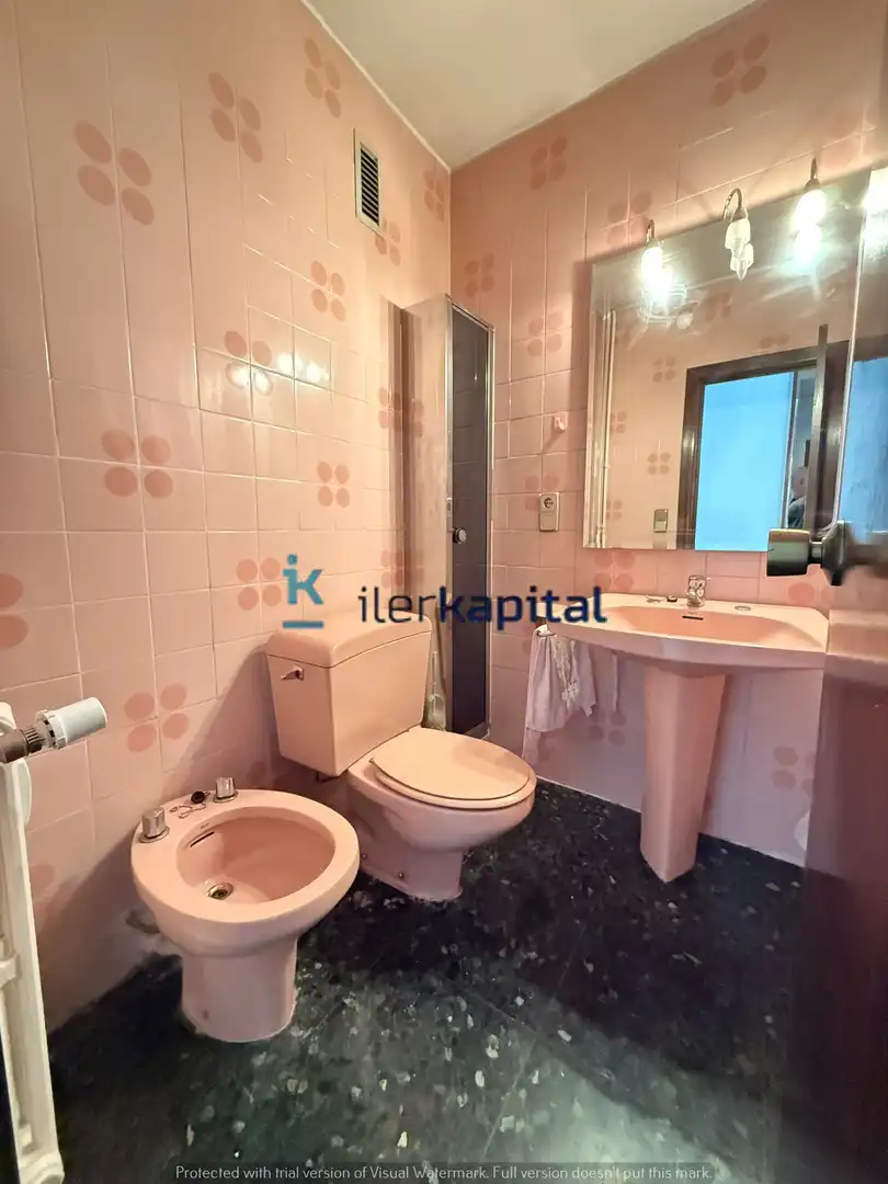 Badezimmer von Wohnung zum Verkauf in Lleida mit Klimaanlage und Heizung