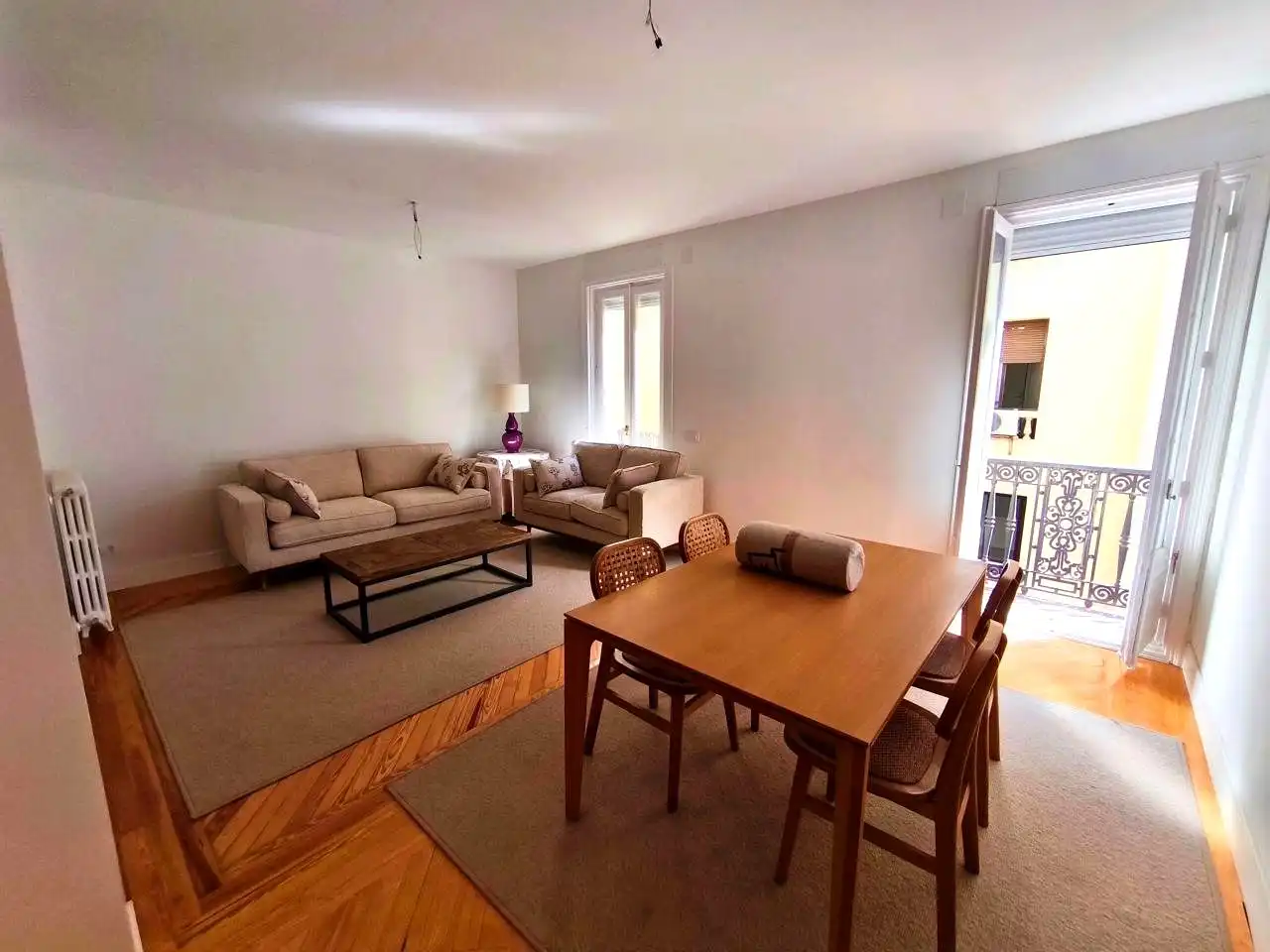 Wohnzimmer von Wohnung zur Miete in Madrid mit Terrasse