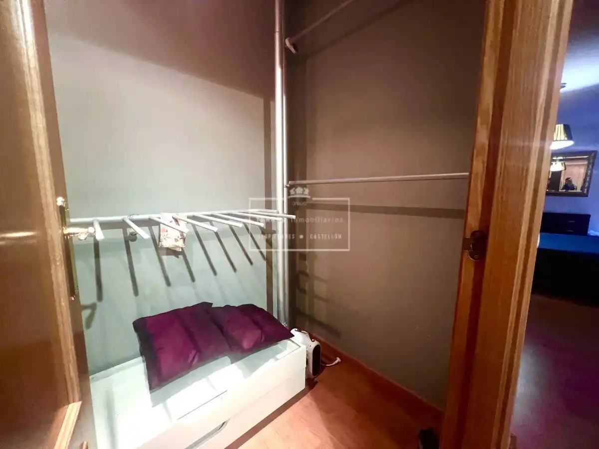 Habitación de Piso en venta en Castellón de la Plana / Castelló de la Plana con Aire acondicionado, Calefacción y Terraza