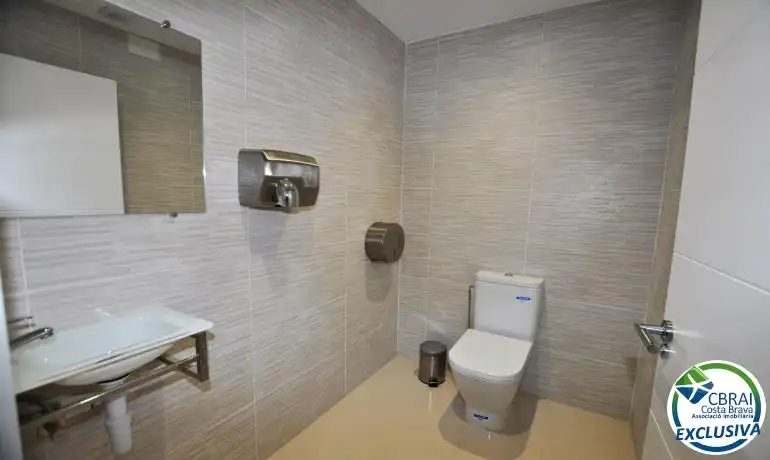 Business premises for sale in Carrer de Joan Badosa i Compte, imagen 20