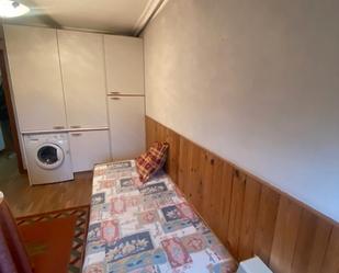 Dormitori de Estudi de lloguer en Salamanca Capital amb Parquet, Moblat i Rentadora