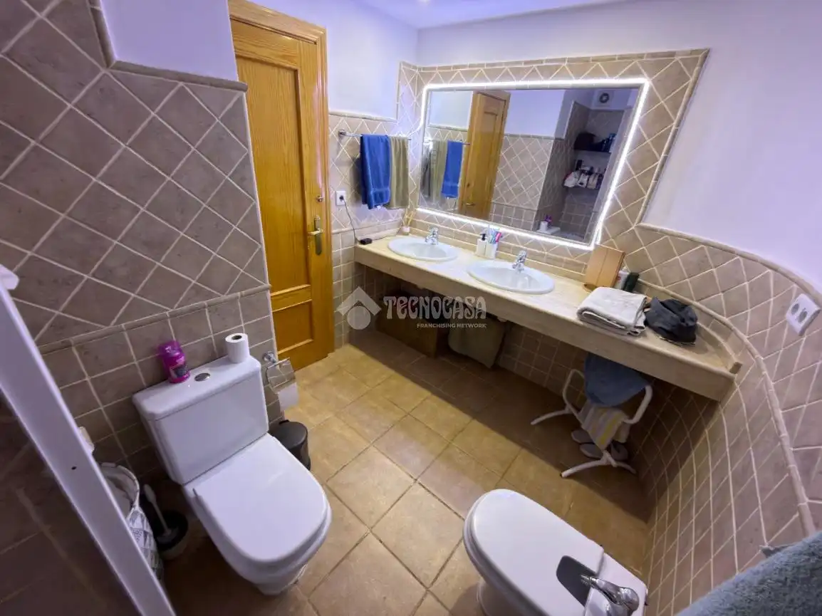 Bathroom of Flat for sale in Armilla  with Air Conditioner and Balcony
