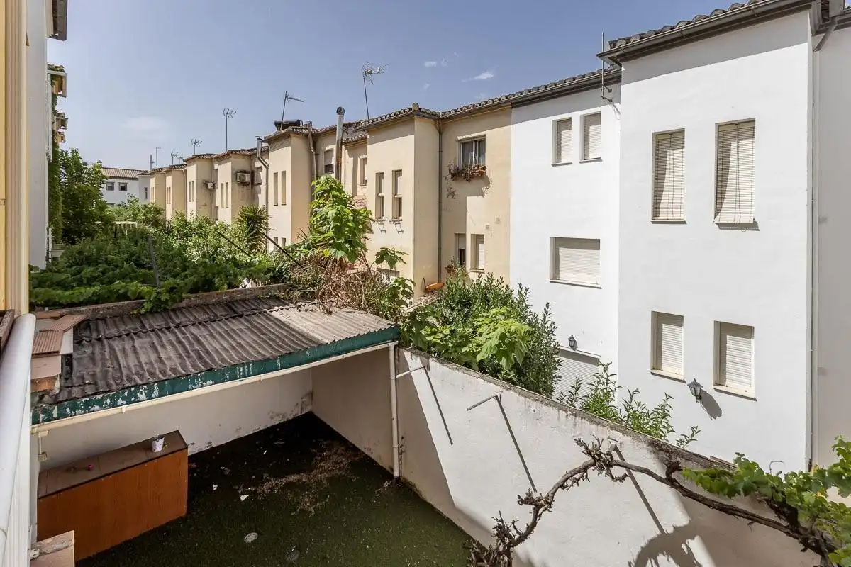 Vista exterior de Casa adosada en venta en Huétor Vega con Terraza