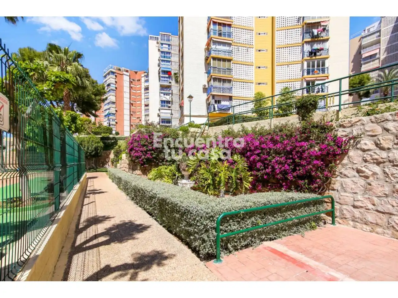Vista exterior de Pis en venda en Benidorm amb Terrassa, Balcó i Piscina comunitària