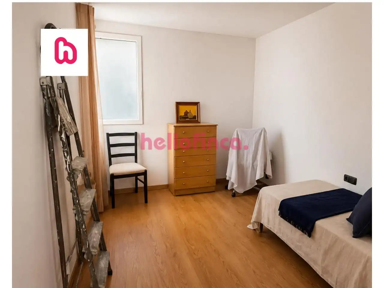 Habitación de Casa adosada en venta en Nord-oest