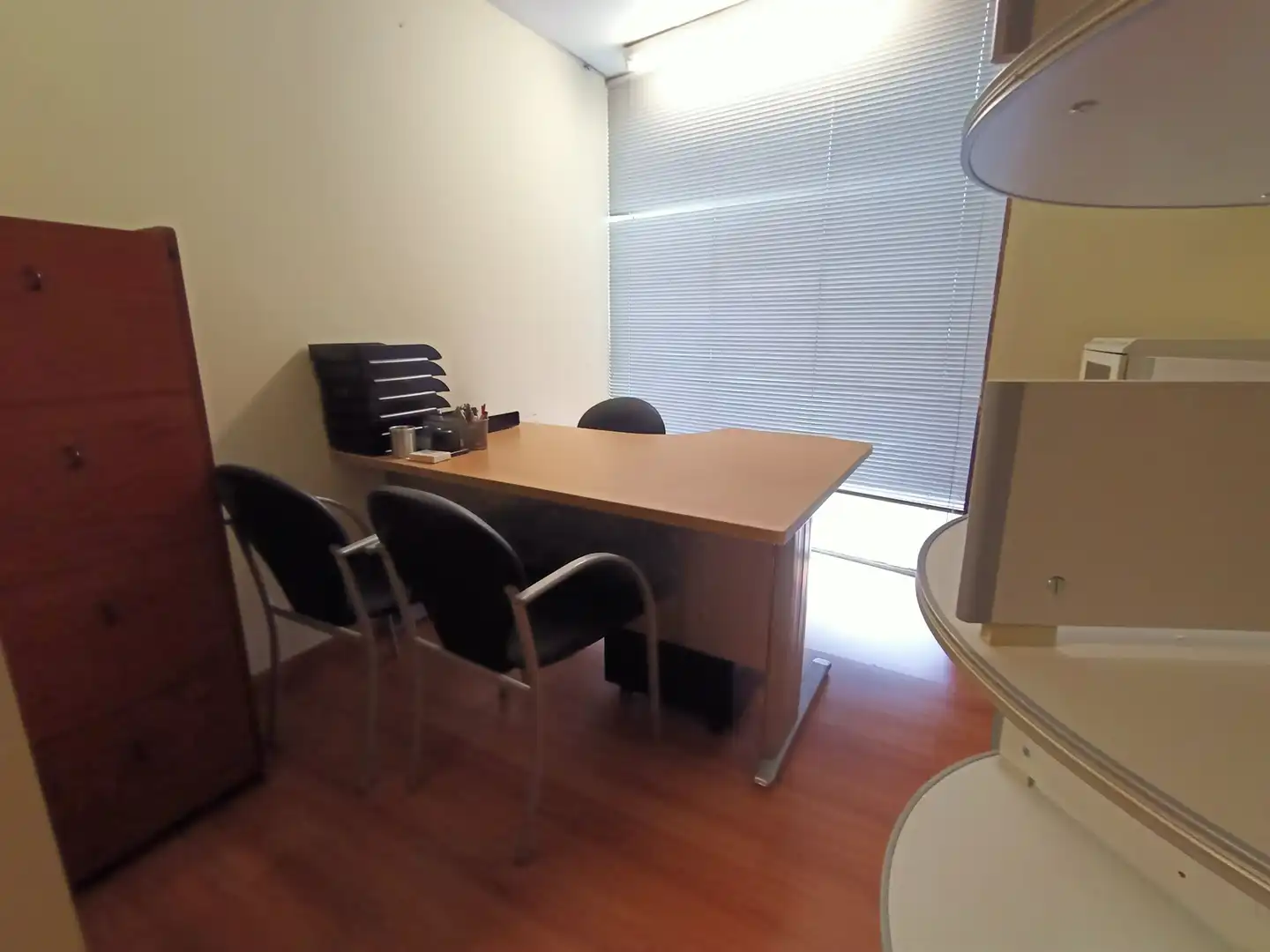Oficina de alquiler en A Coruña Capital  con Amueblado