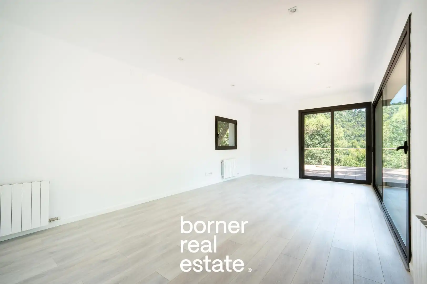Vista exterior de Casa o chalet en venta en Sant Cugat del Vallès con Aire acondicionado, Calefacción y Jardín privado