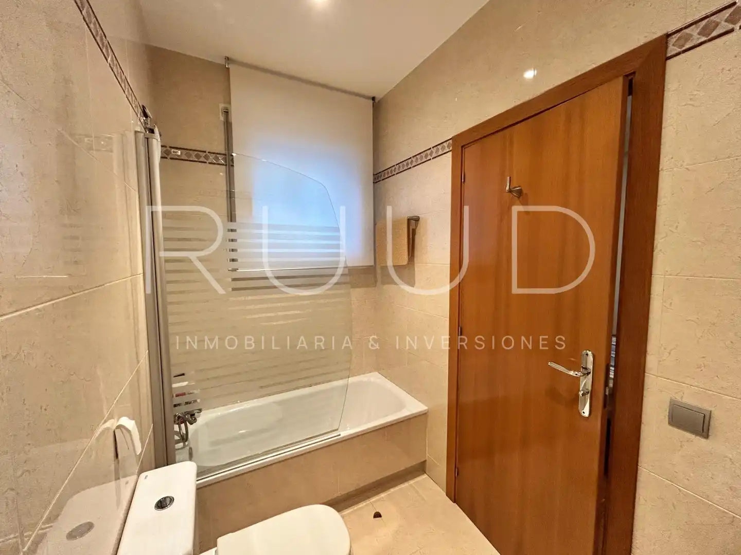 Bathroom of Flat for sale in Castelldefels  with Air Conditioner, Heating and Private garden