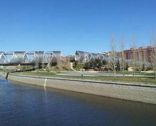 Vista exterior de Pis per a compartir en  Madrid Capital amb Aire condicionat i Terrassa