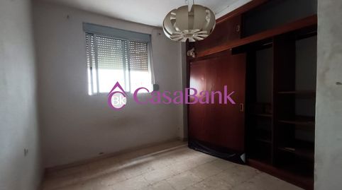 Ref. 27728 Zona San Pedro. Gran casa independiente de dos plantas con magnifica azotea  PARA TRANSFORMAR A SU GUSTO y poder vivir, imatge 4