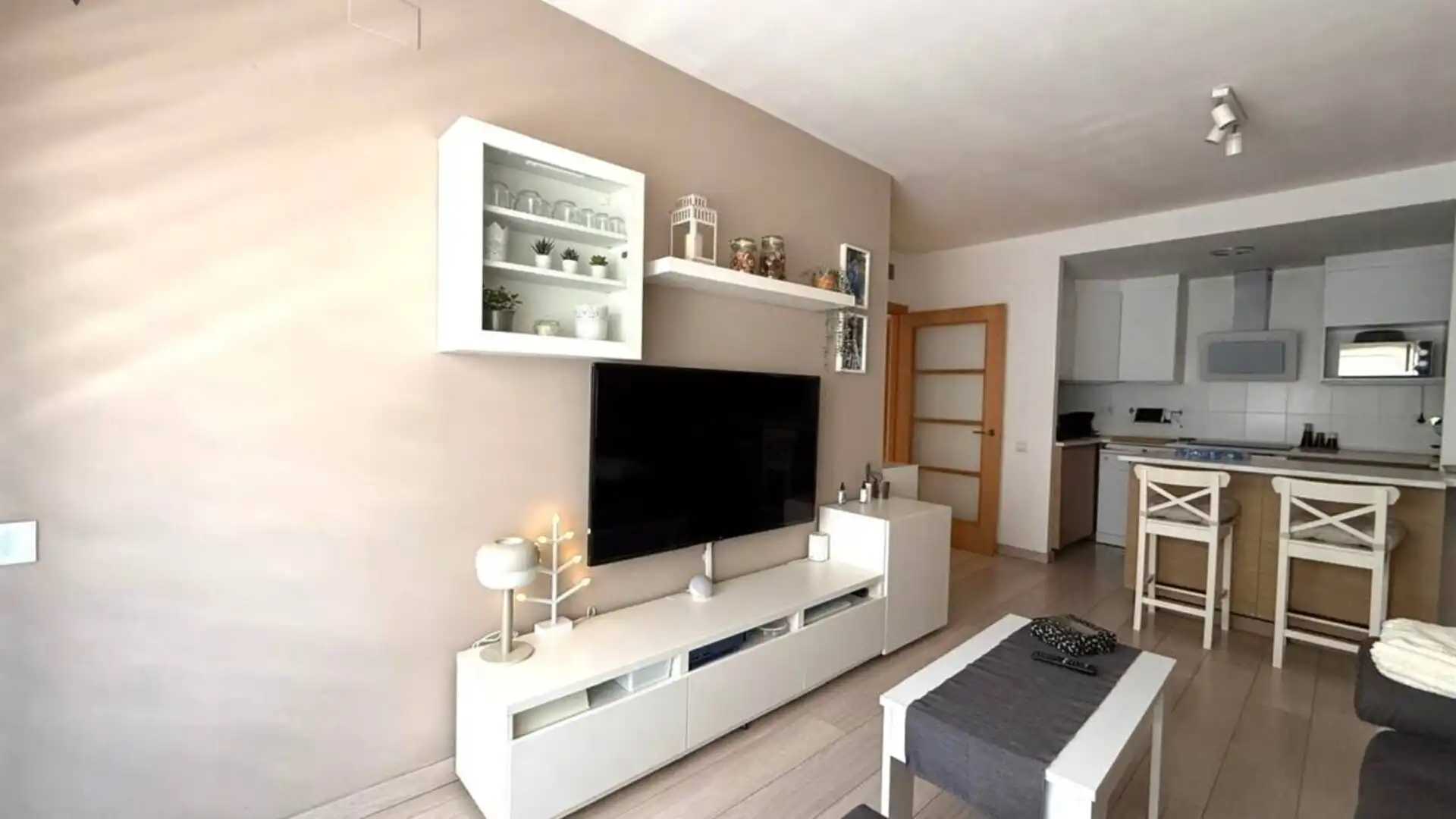 Living room of Flat for sale in Sabadell  with Air Conditioner, Heating and Parquet flooring