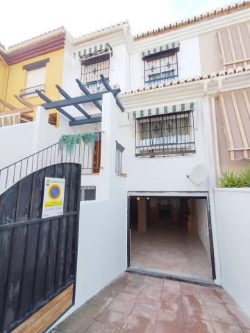 Casa adosada en Venta en San Cayetano