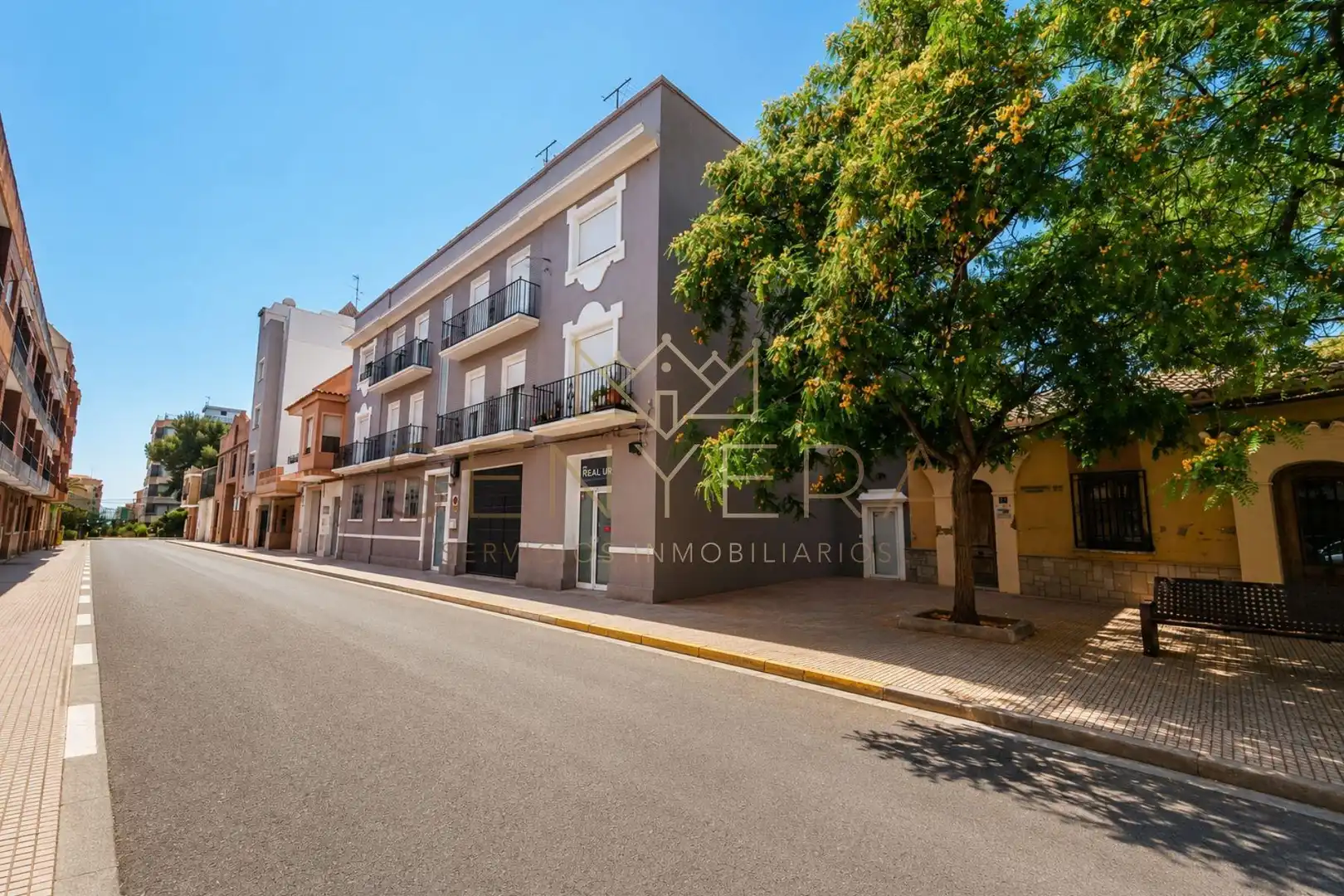 Vista exterior de Edificio en venta en Picassent