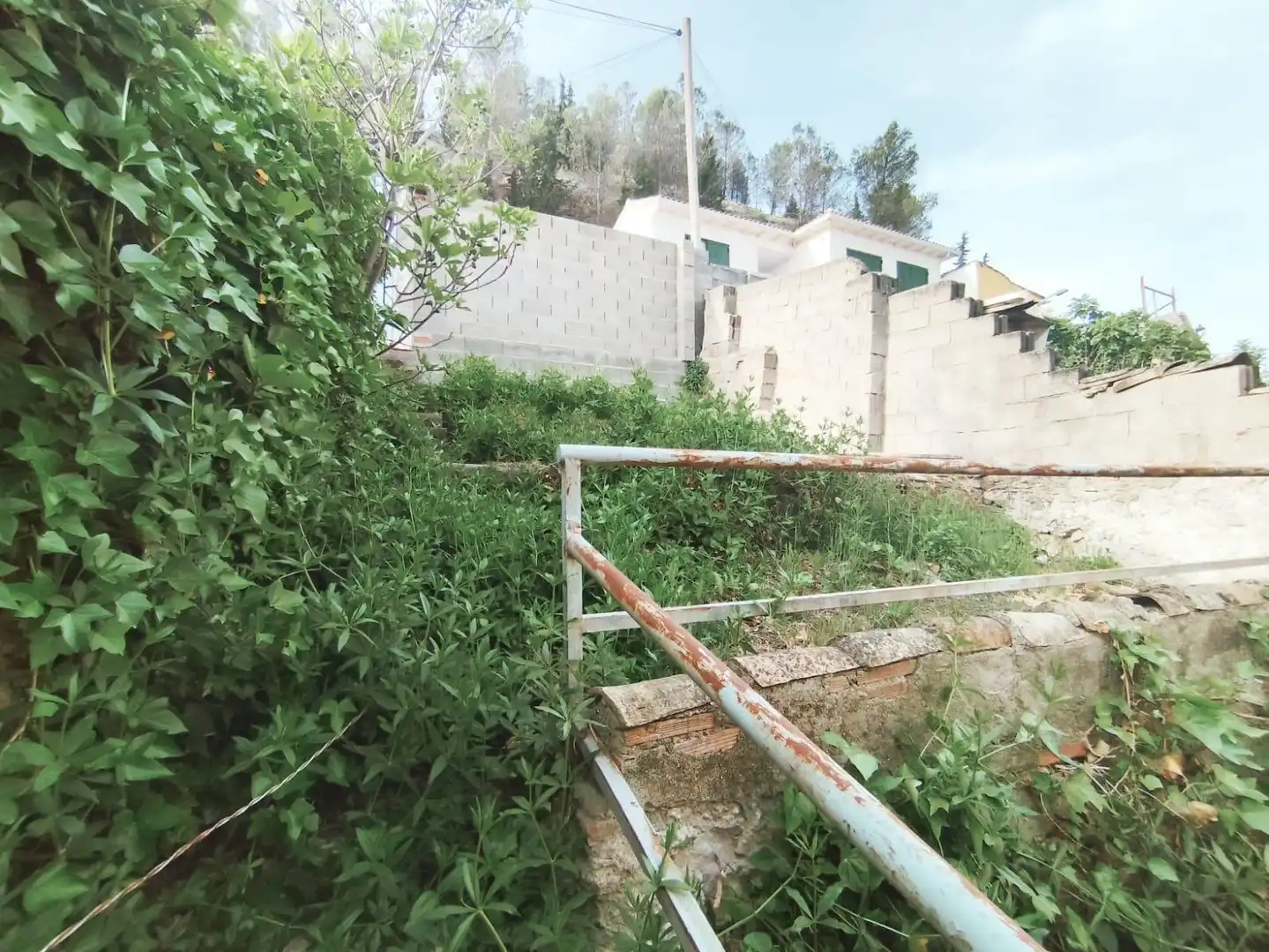Casa o xalet en venda en Almoguera amb Jardí privat