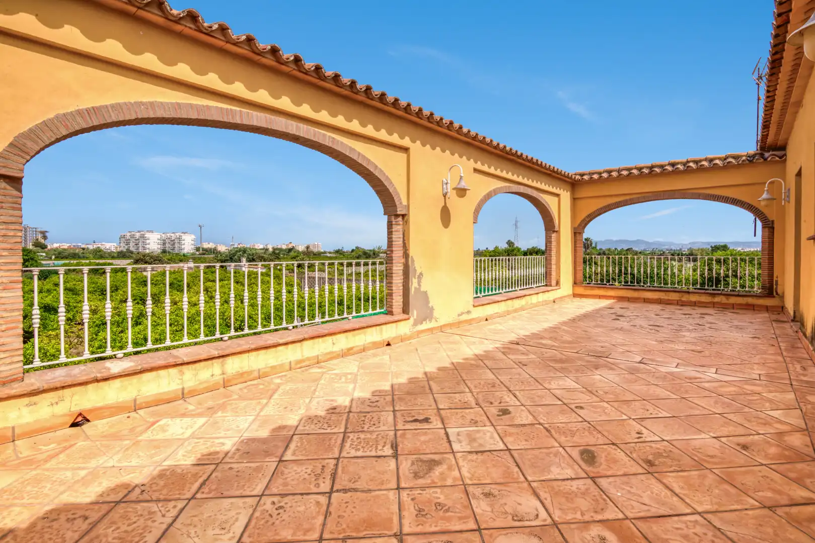 Terrassa de Casa o xalet en venda en Piles amb Aire condicionat, Calefacció i Jardí privat