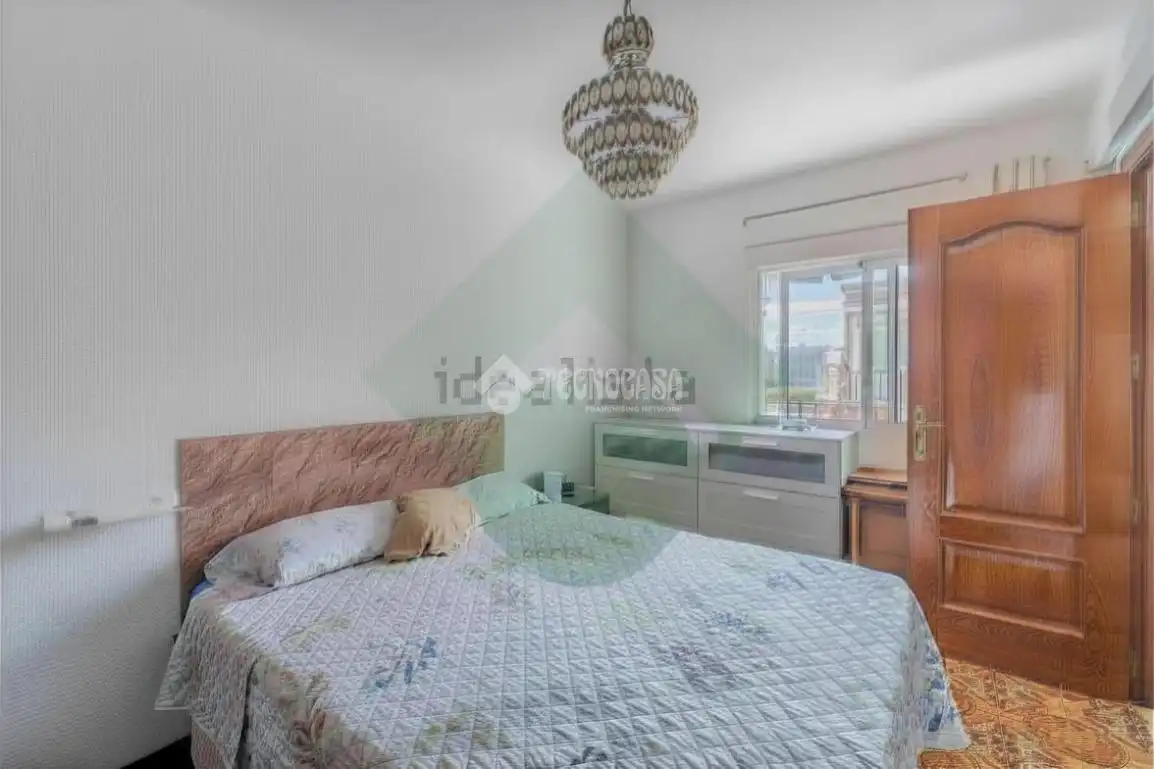 Bedroom of Flat for sale in Madrid  with Air Conditioner, Heating and Terrace