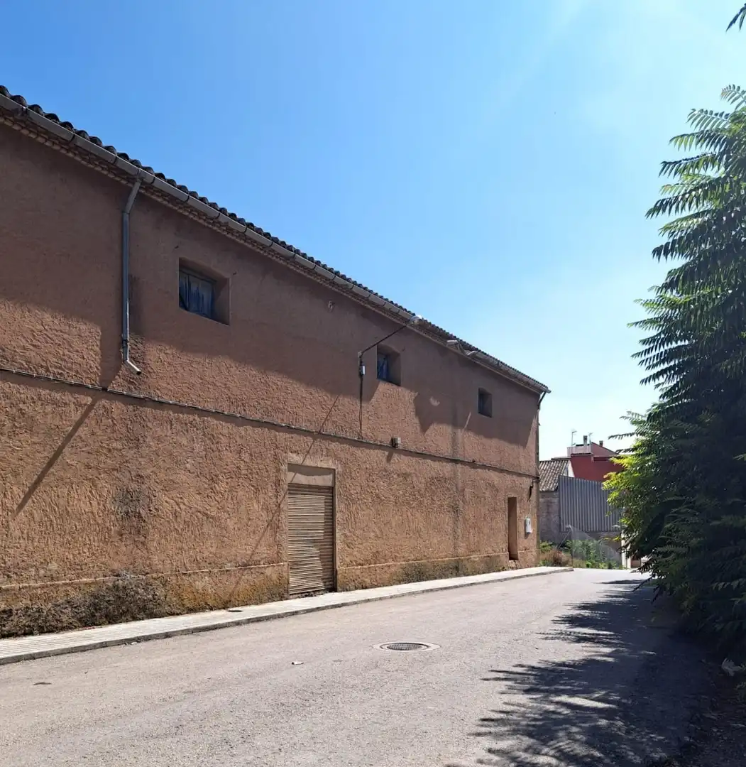 Vista exterior de Local en venta en Requena