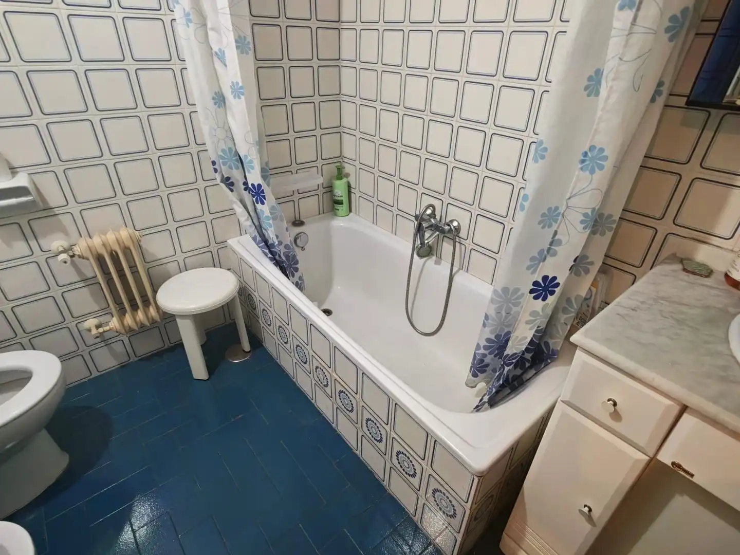 Badezimmer von Wohnung zur Miete in Granada