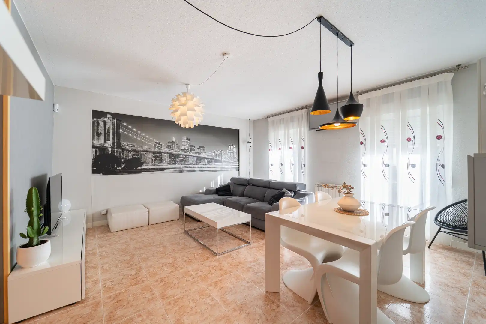 Sala de estar de Dúplex en venta en El Álamo con Aire acondicionado, Calefacción y Amueblado