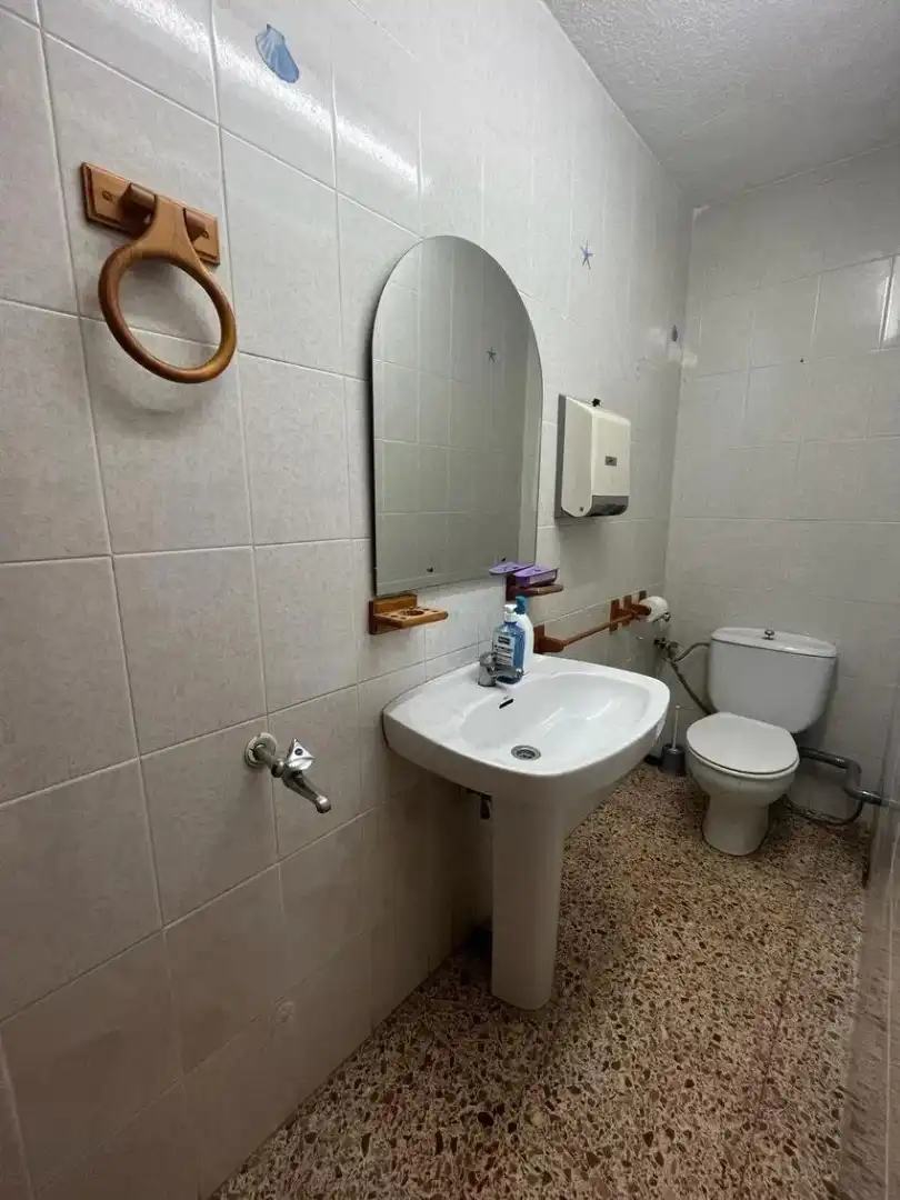 Badezimmer von Büro zur Miete in Alicante / Alacant mit Klimaanlage und Heizung