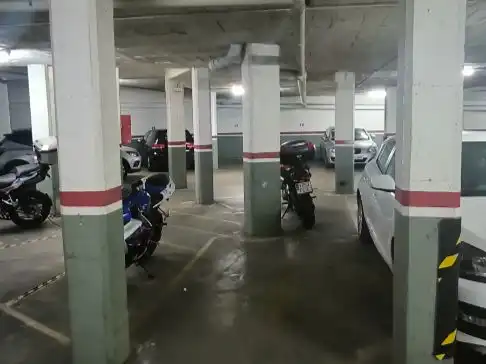 Moto en alquiler en Carrer de la Llacuna 25