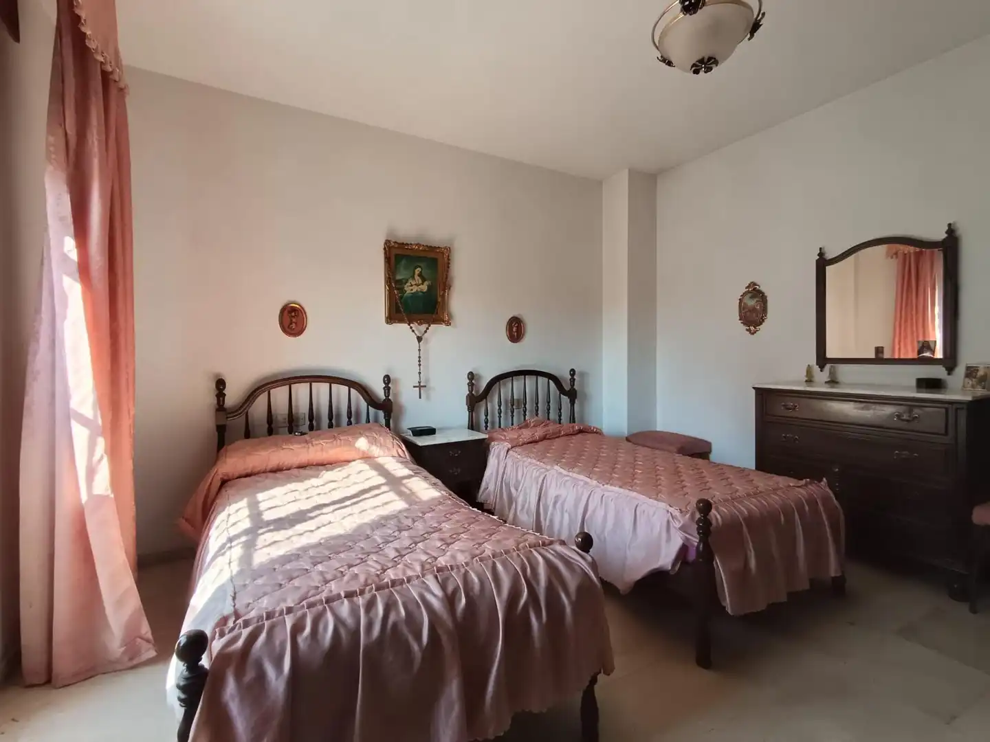 Bedroom of Flat for sale in Córdoba  with Air Conditioner, Terrace and Storage room