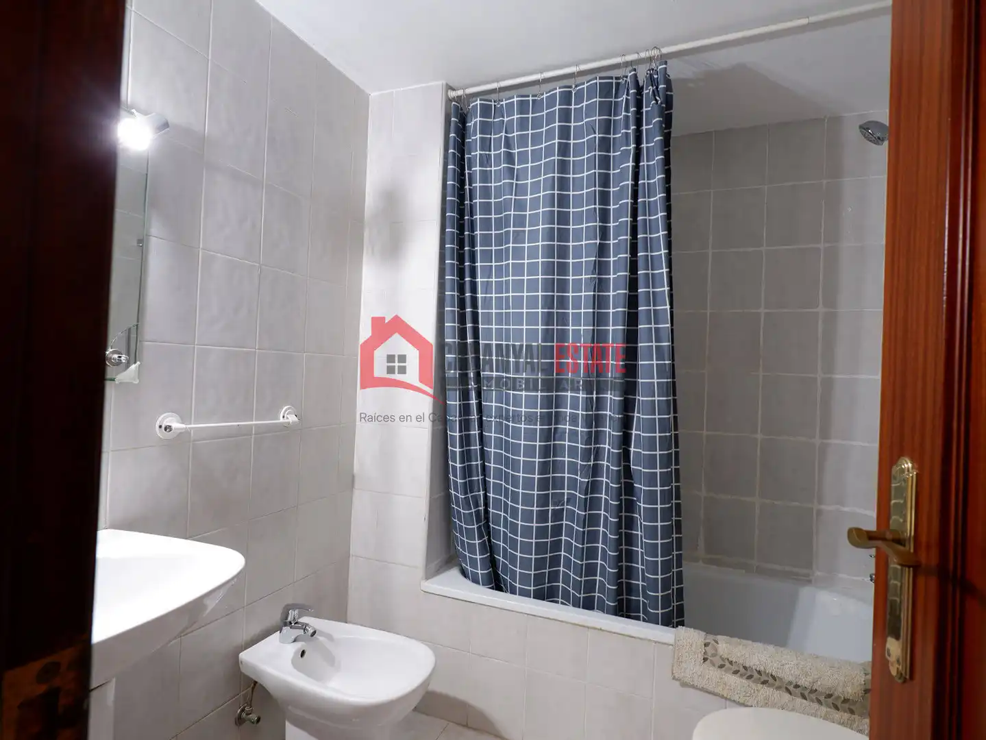 Badezimmer von Wohnungen zur Miete in Paterna mit Terrasse und Möbliert