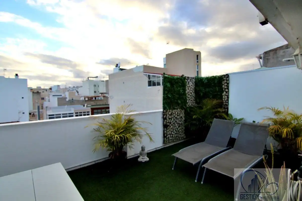 Terraza de Ático en venta en Santa Cruz de Tenerife con Trastero, Amueblado y Alarma