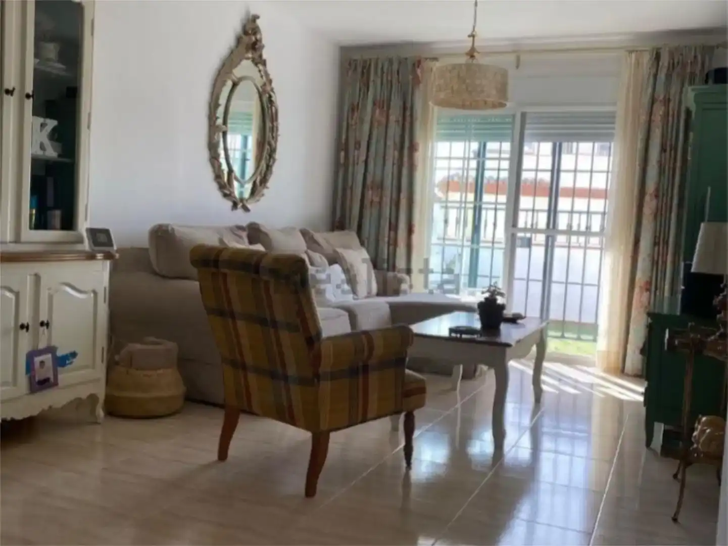 Sala de estar de Casa adosada en venta en Nerja con Aire acondicionado y Piscina