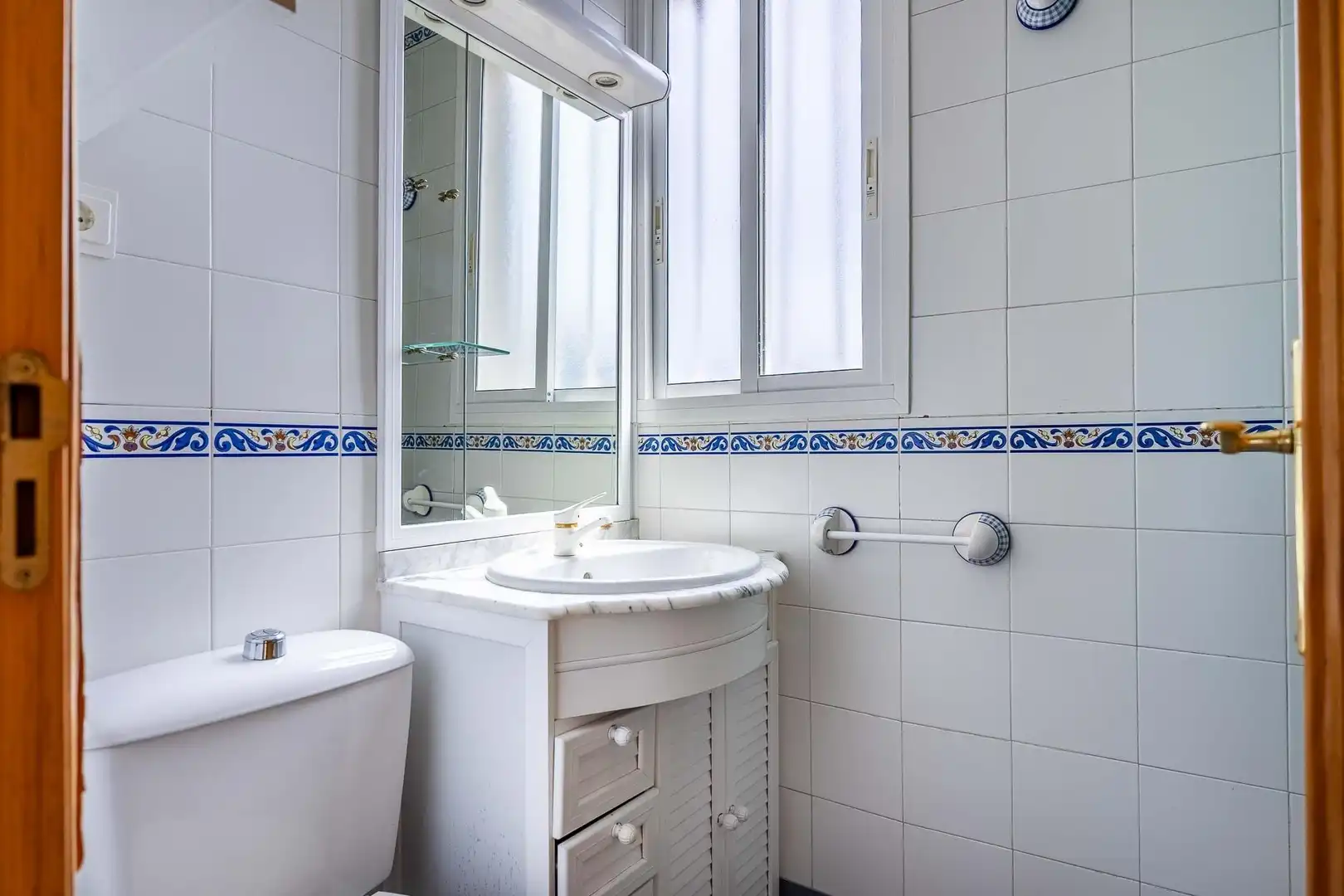 Baño de Piso en venta en Sevilla con Aire acondicionado, Amueblado y Balcón