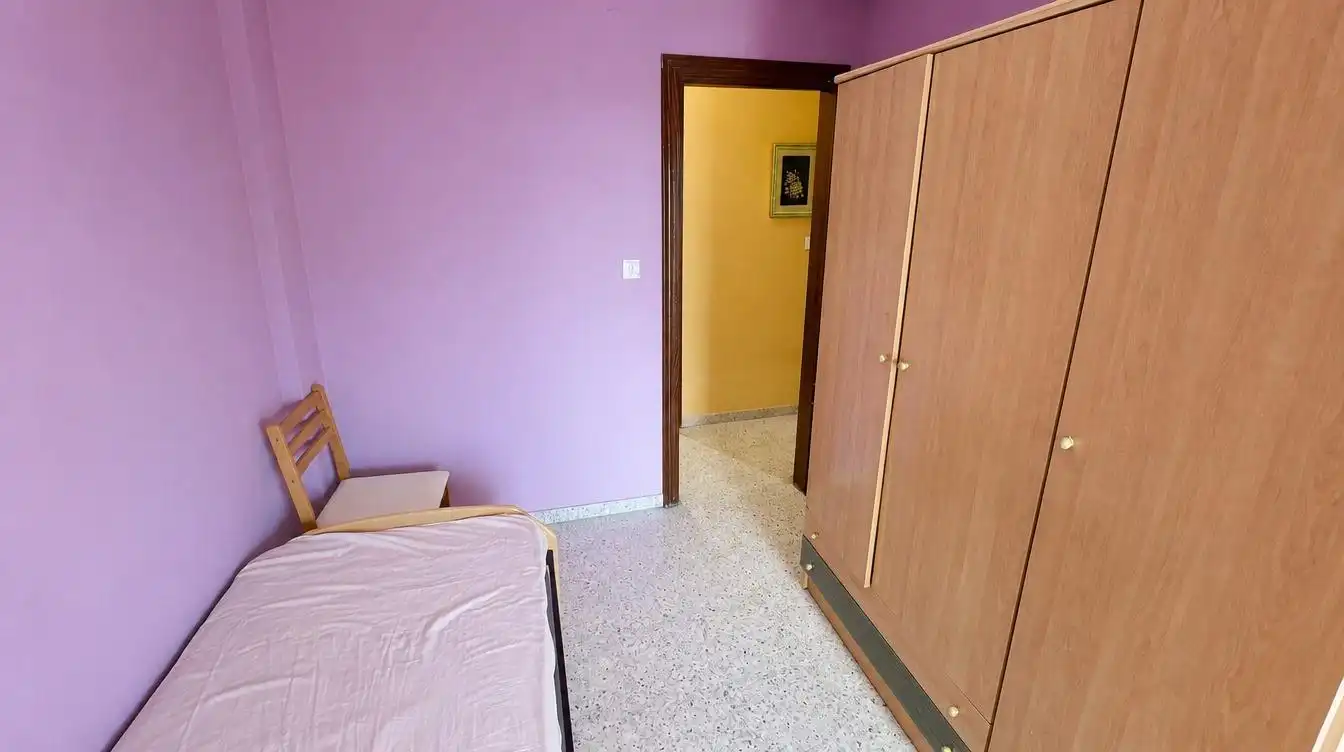 Bedroom of Flat for sale in Granada  with Heating, Furnished and Balcony