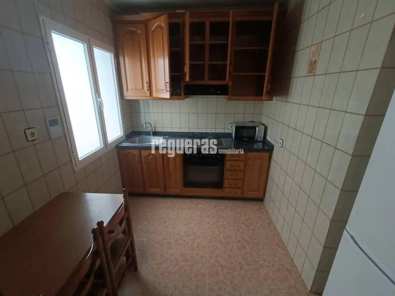 Kitchen of Flat for rent in Avilés  with Heating and Furnished