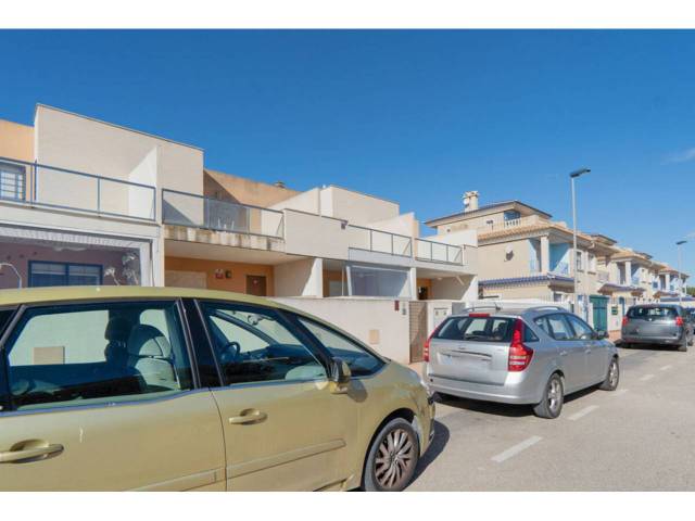 Casa-chalet en Venta en Calle Copenhague en Roda